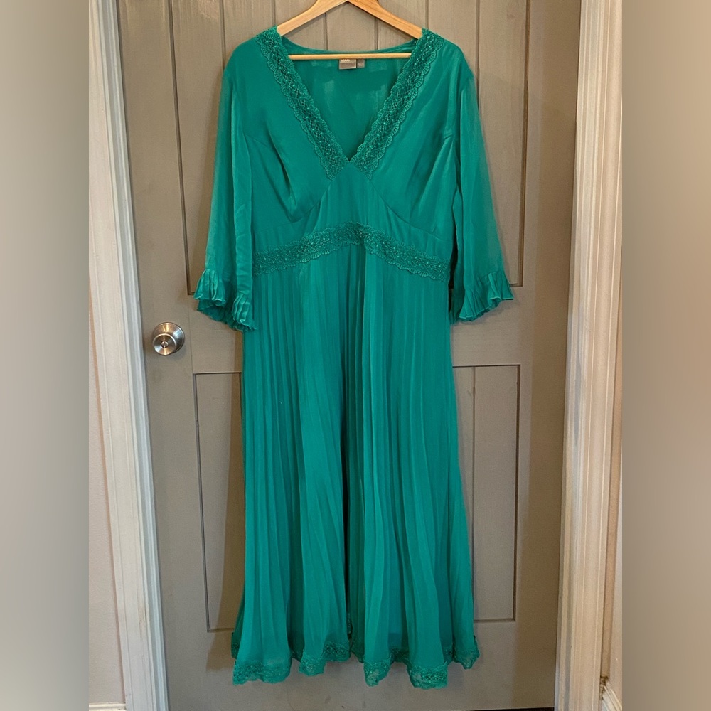 Women’s Long Sleeved Dress